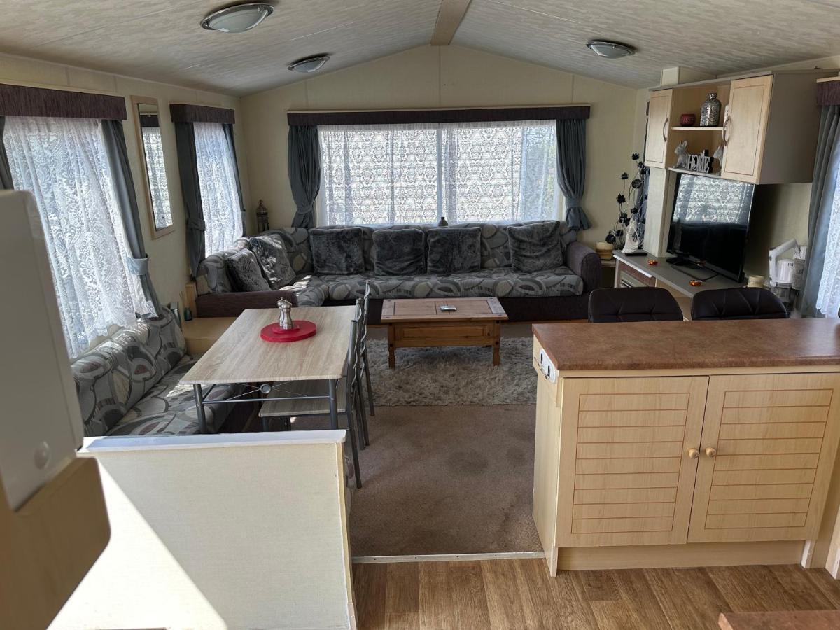 Caravan To Hire Lyon'S Robin Hood Rhyl Kültér fotó
